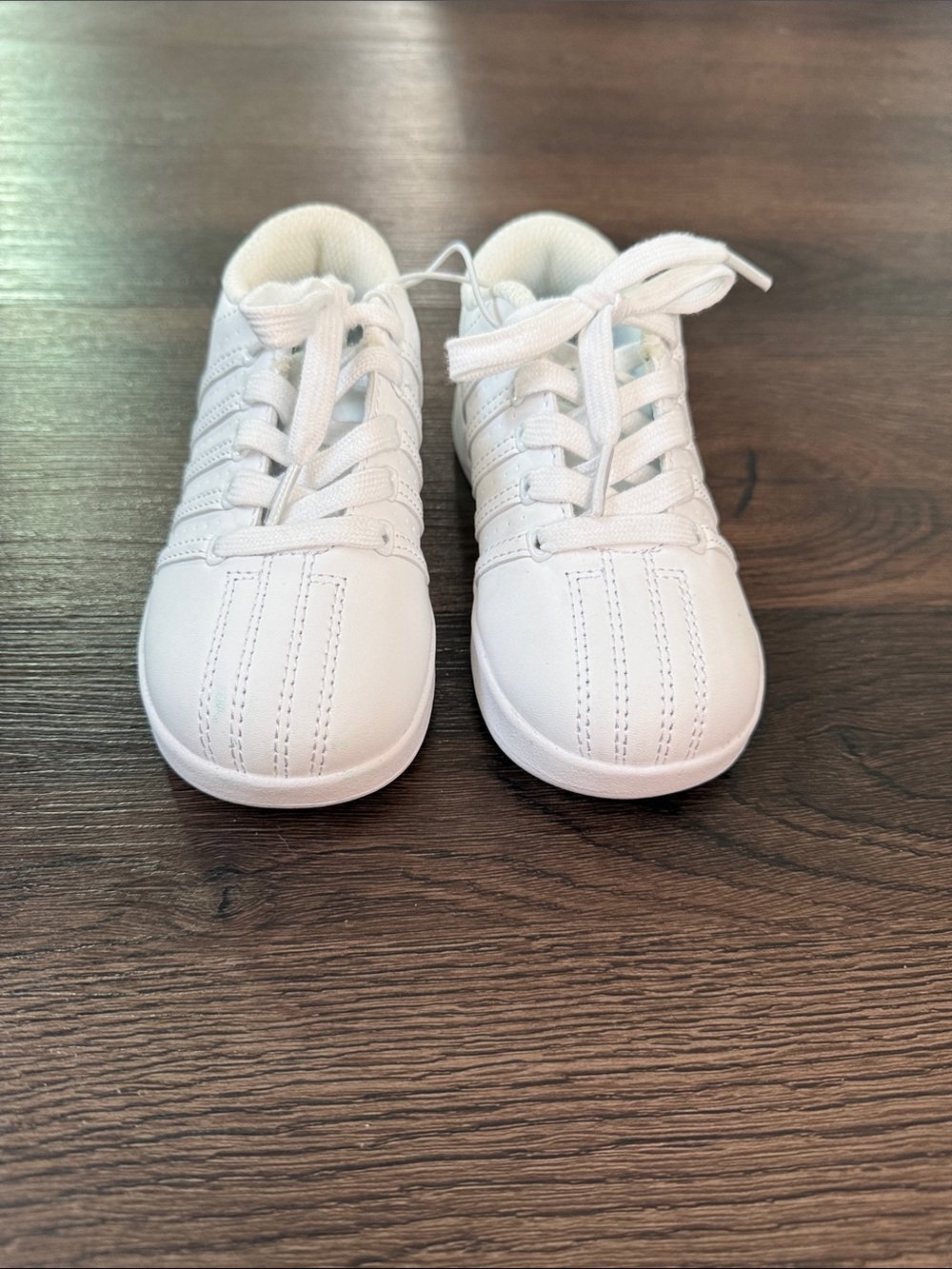 BNWOB Kids Classic KSwiss Sz 10